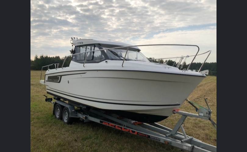 Jeanneau Merry Fisher 695 cabin-kuva-1